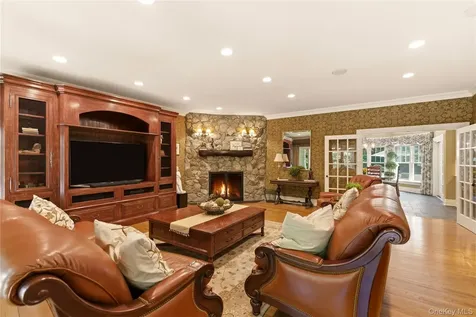 209 Brookville Road Brookville NY 11545