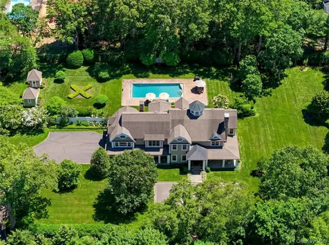 209 Brookville Road Brookville NY 11545