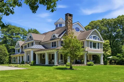 209 Brookville Road Brookville NY 11545