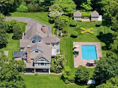 209 Brookville Road Brookville NY 11545
