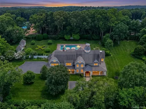 209 Brookville Road Brookville NY 11545