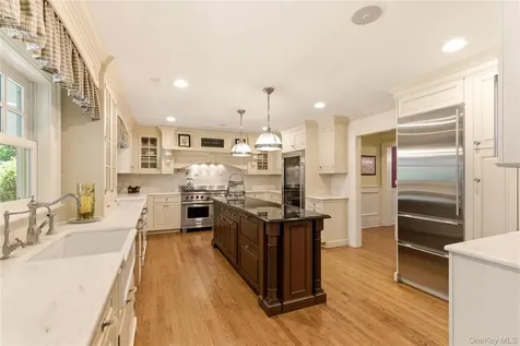 209 Brookville Road Brookville NY 11545
