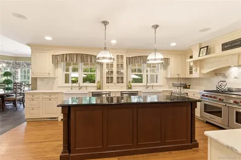 209 Brookville Road Brookville NY 11545