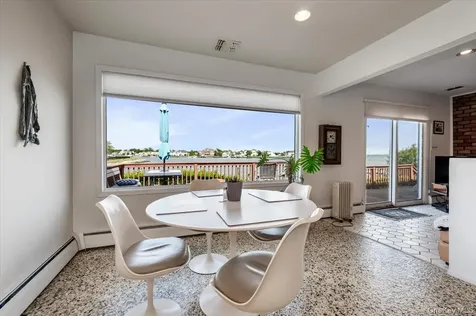 248 Harbor Lane Massapequa Park NY 11762