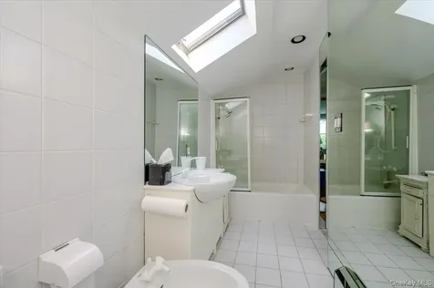 248 Harbor Lane Massapequa Park NY 11762