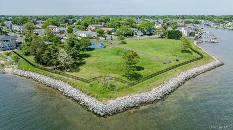 248 Harbor Lane Massapequa Park NY 11762