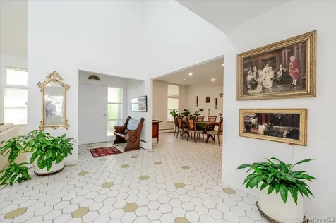 248 Harbor Lane Massapequa Park NY 11762