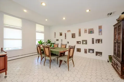 248 Harbor Lane Massapequa Park NY 11762