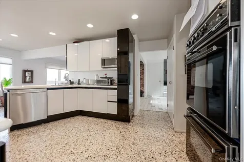248 Harbor Lane Massapequa Park NY 11762