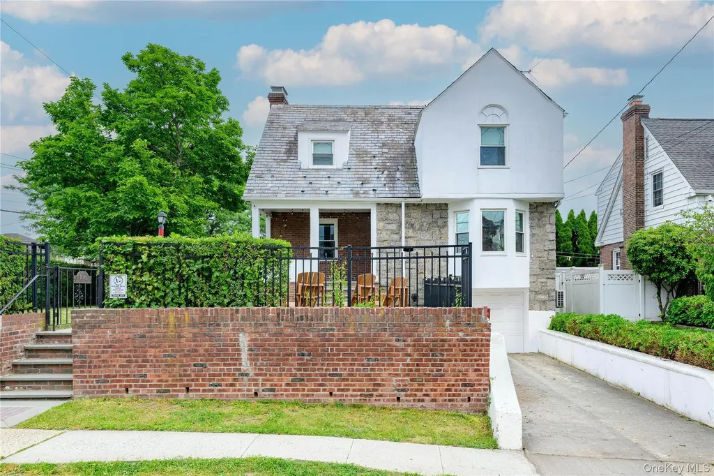 106 Dunwoodie Street Yonkers NY 10704