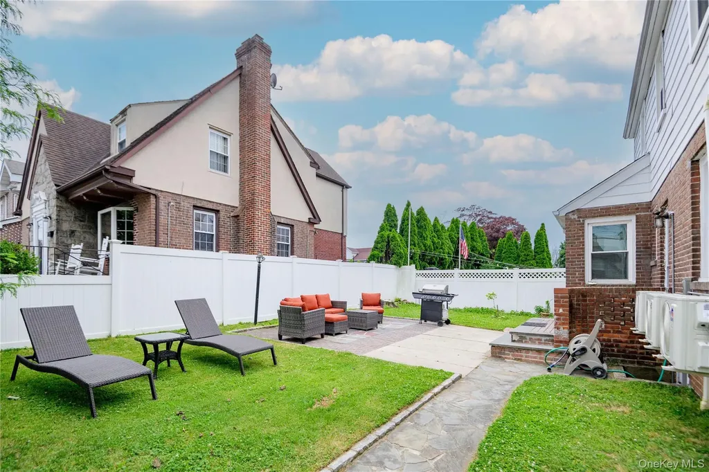 106 Dunwoodie Street Yonkers NY 10704