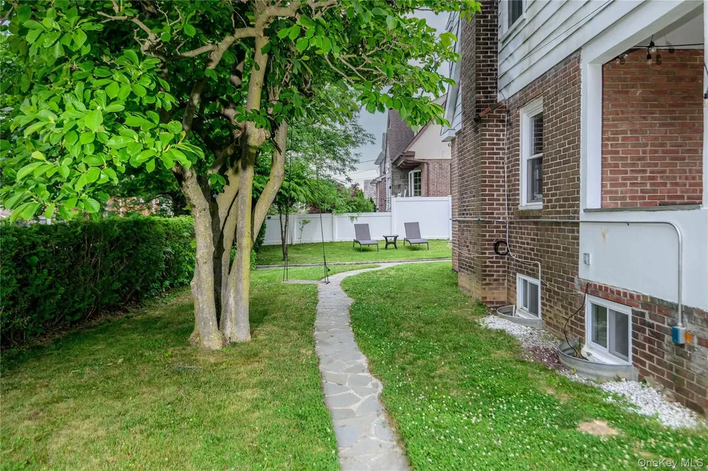 106 Dunwoodie Street Yonkers NY 10704