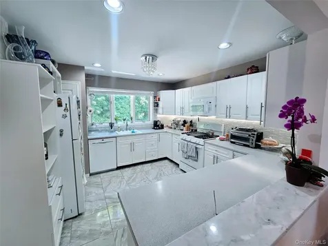 100 Chateau Lane Hawthorne NY 10532