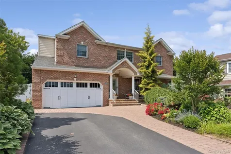 2539 Bradley Court Merrick NY 11566