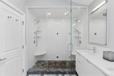 2539 Bradley Court Merrick NY 11566