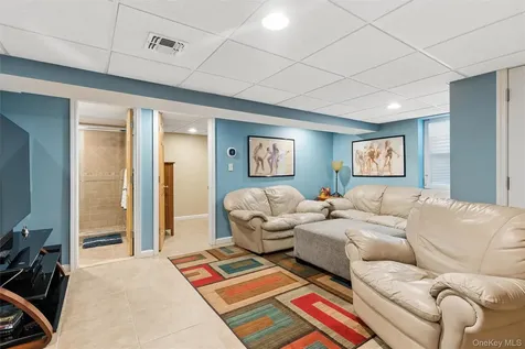 2539 Bradley Court Merrick NY 11566