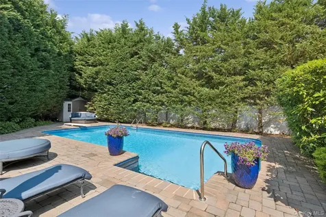 2539 Bradley Court Merrick NY 11566