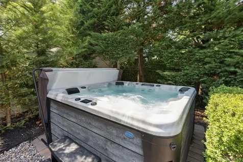 2539 Bradley Court Merrick NY 11566