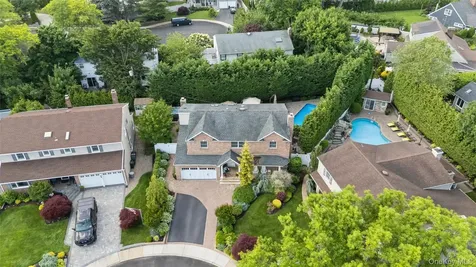 2539 Bradley Court Merrick NY 11566