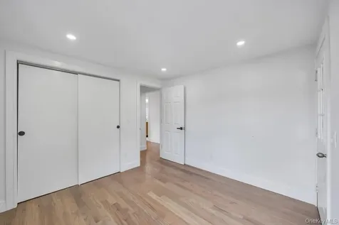 2331 Neptune Avenue Seaford NY 11783