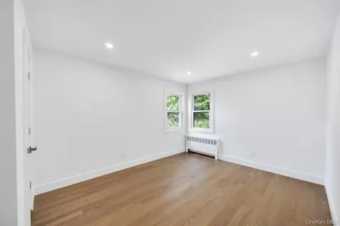 2331 Neptune Avenue Seaford NY 11783