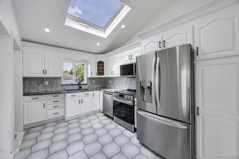 2331 Neptune Avenue Seaford NY 11783