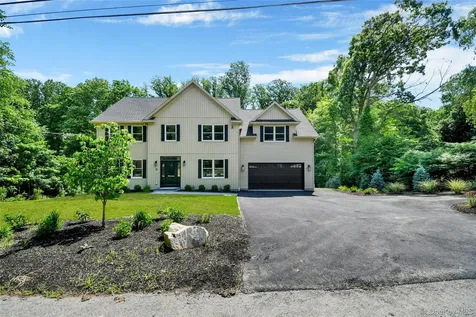 35 Shady Brook Lane Cortlandt Manor NY 10567