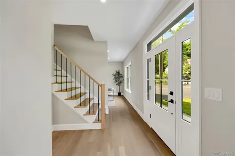 35 Shady Brook Lane Cortlandt Manor NY 10567