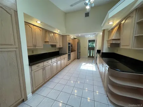 60 Winston Drive Smithtown NY 11787