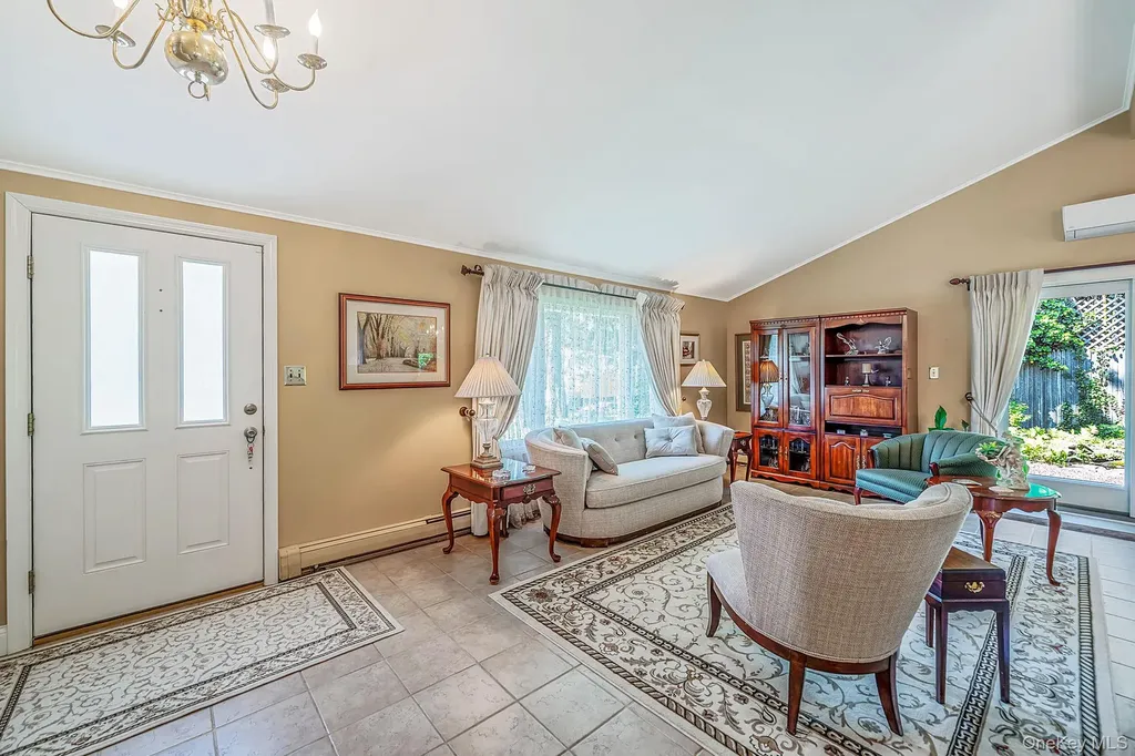 11 Beverly Lane East Moriches NY 11940