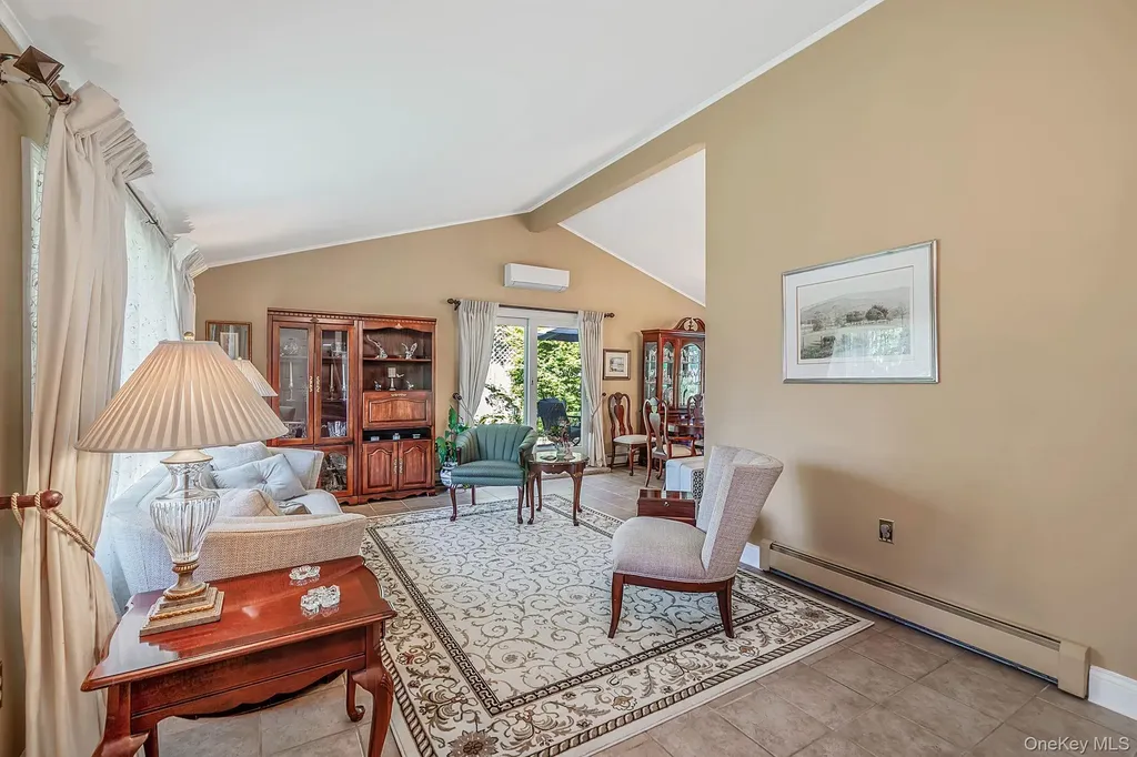 11 Beverly Lane East Moriches NY 11940