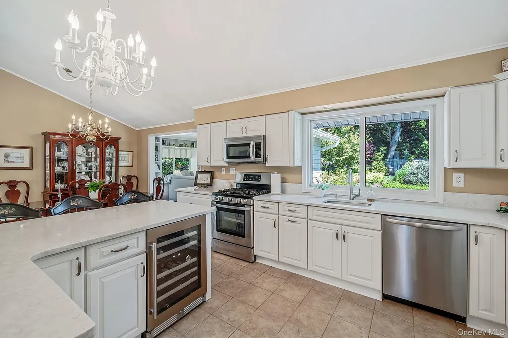 11 Beverly Lane East Moriches NY 11940