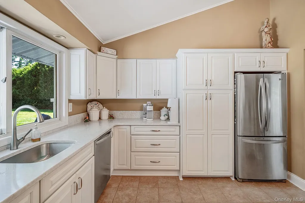 11 Beverly Lane East Moriches NY 11940