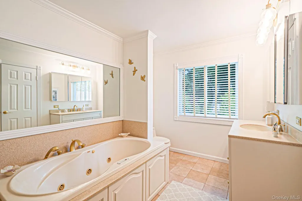 11 Beverly Lane East Moriches NY 11940
