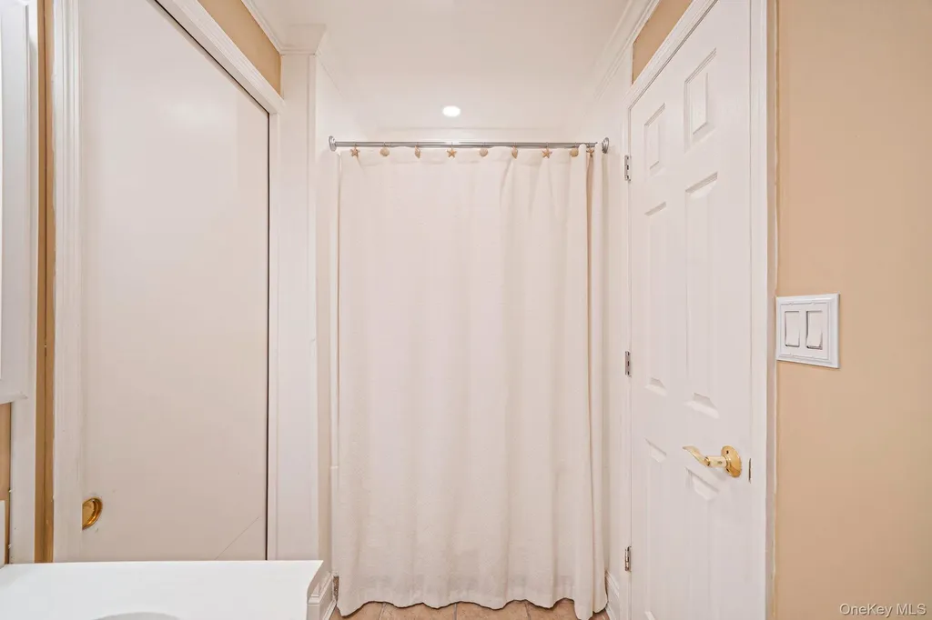 11 Beverly Lane East Moriches NY 11940