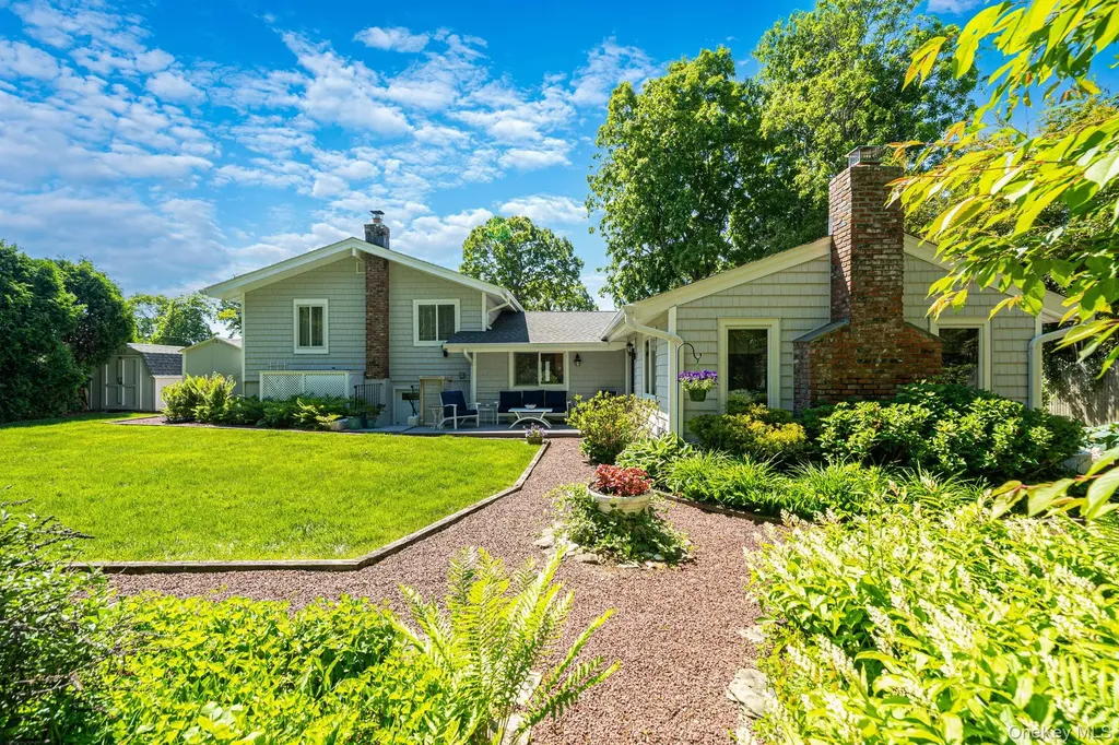 11 Beverly Lane East Moriches NY 11940