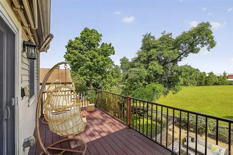 67 Topland Road White Plains NY 10605