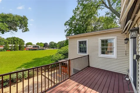 67 Topland Road White Plains NY 10605