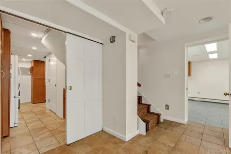 67 Topland Road White Plains NY 10605