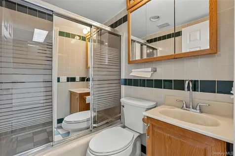 67 Topland Road White Plains NY 10605