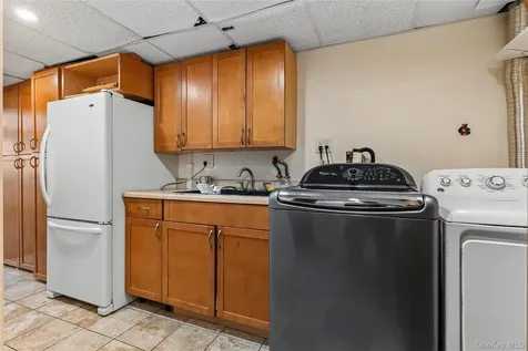 67 Topland Road White Plains NY 10605