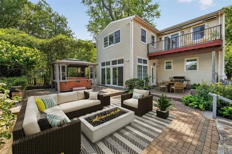67 Topland Road White Plains NY 10605