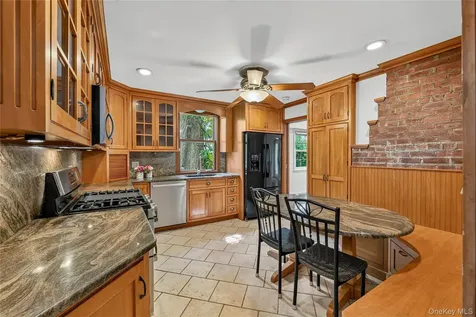 67 Topland Road White Plains NY 10605