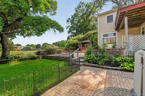 67 Topland Road White Plains NY 10605