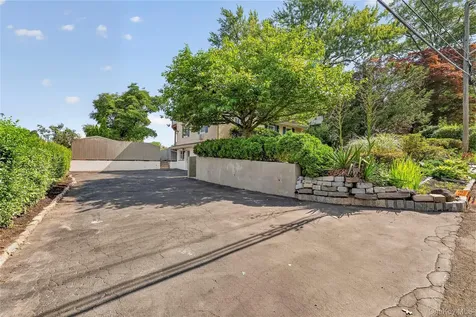 67 Topland Road White Plains NY 10605