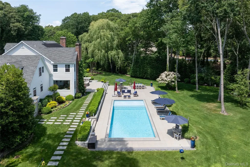77 Mud Road Setauket NY 11733