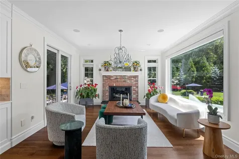77 Mud Road Setauket NY 11733