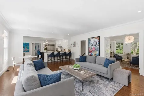 77 Mud Road Setauket NY 11733