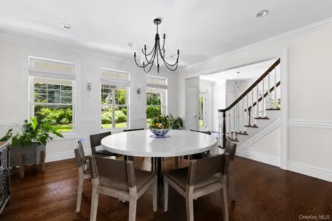77 Mud Road Setauket NY 11733
