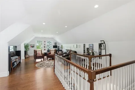 77 Mud Road Setauket NY 11733